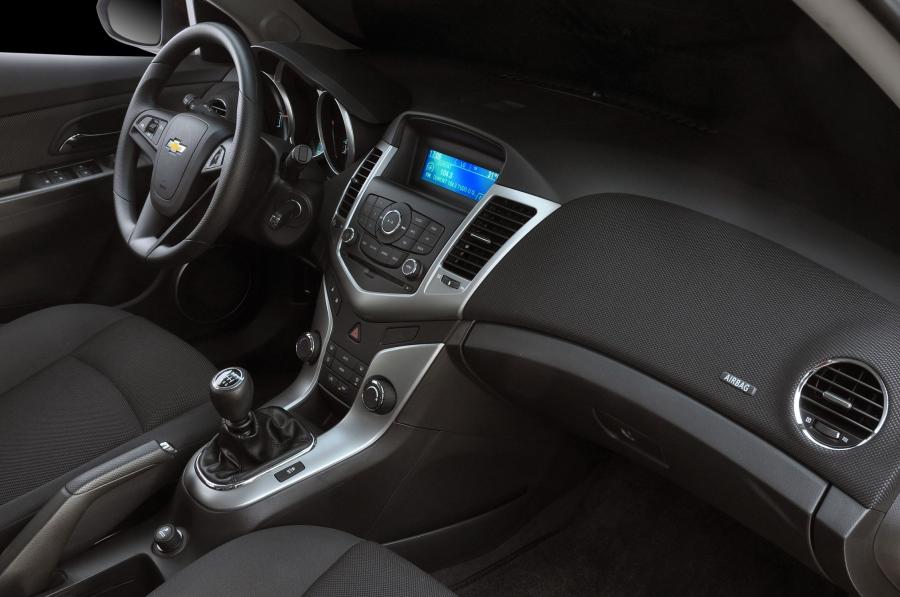  Chevrolet Cruze Sport6 2012 года  (фото 18 из 63)